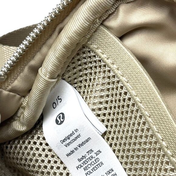 Lululemon Everywhere Belt Bag Fleece 1L NWT Natural Ivory Silver Hardware NEW - Picture 12 of 12